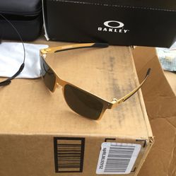 Oakley Lens.