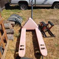 Selling A Haulmaster Palletjack 2.5 Tons 5000 K Pounds $150 Obo