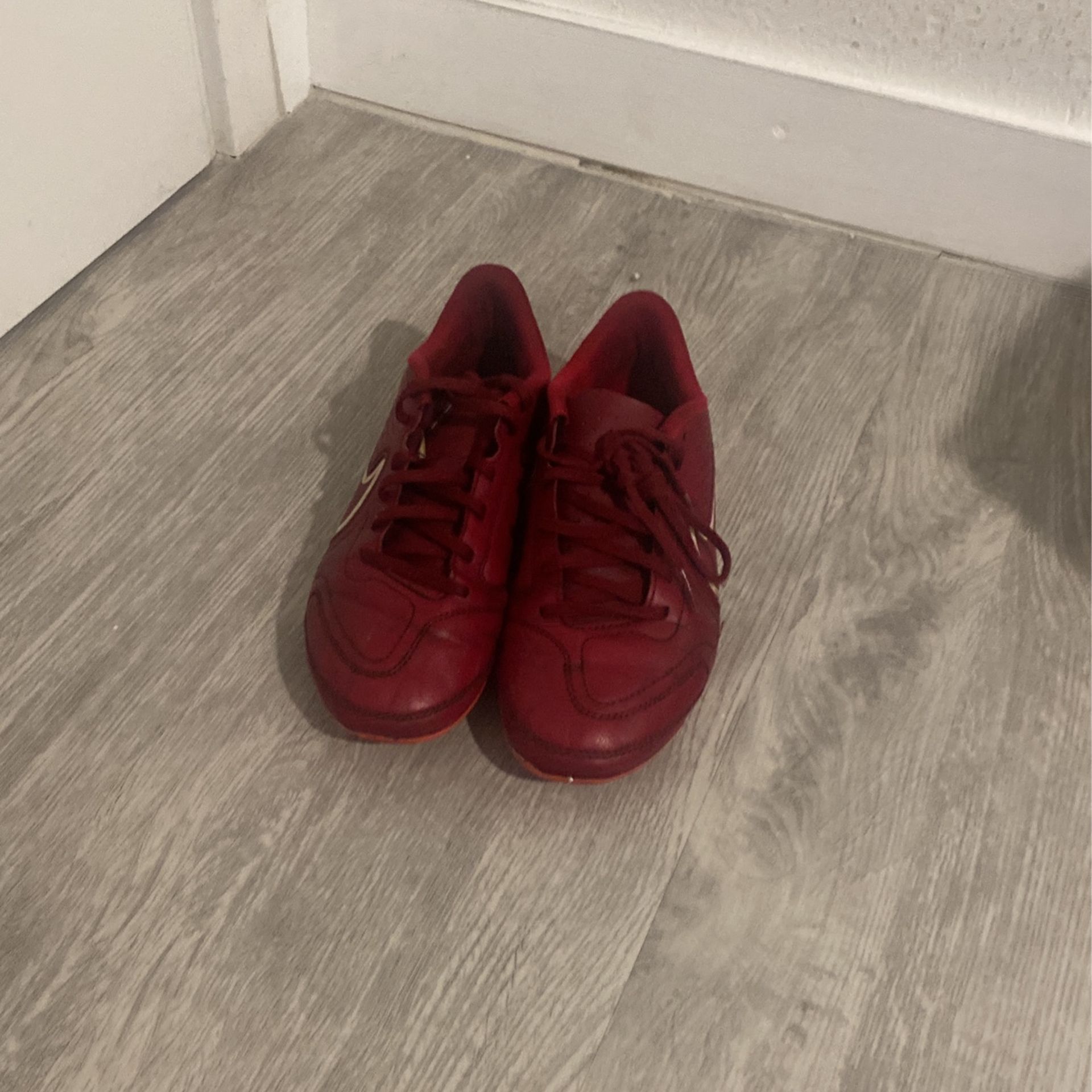 Nike Tiempo Legends Size 6