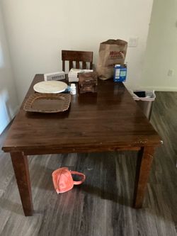 Dinning room table with four chairs