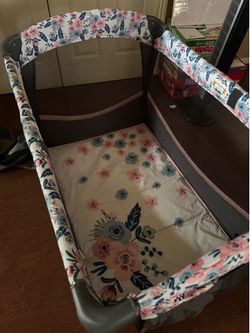 Baby Trend Floral Pack n Play