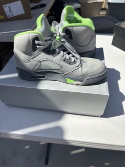 Jordan 5 Retro Green Bean Size 8.5