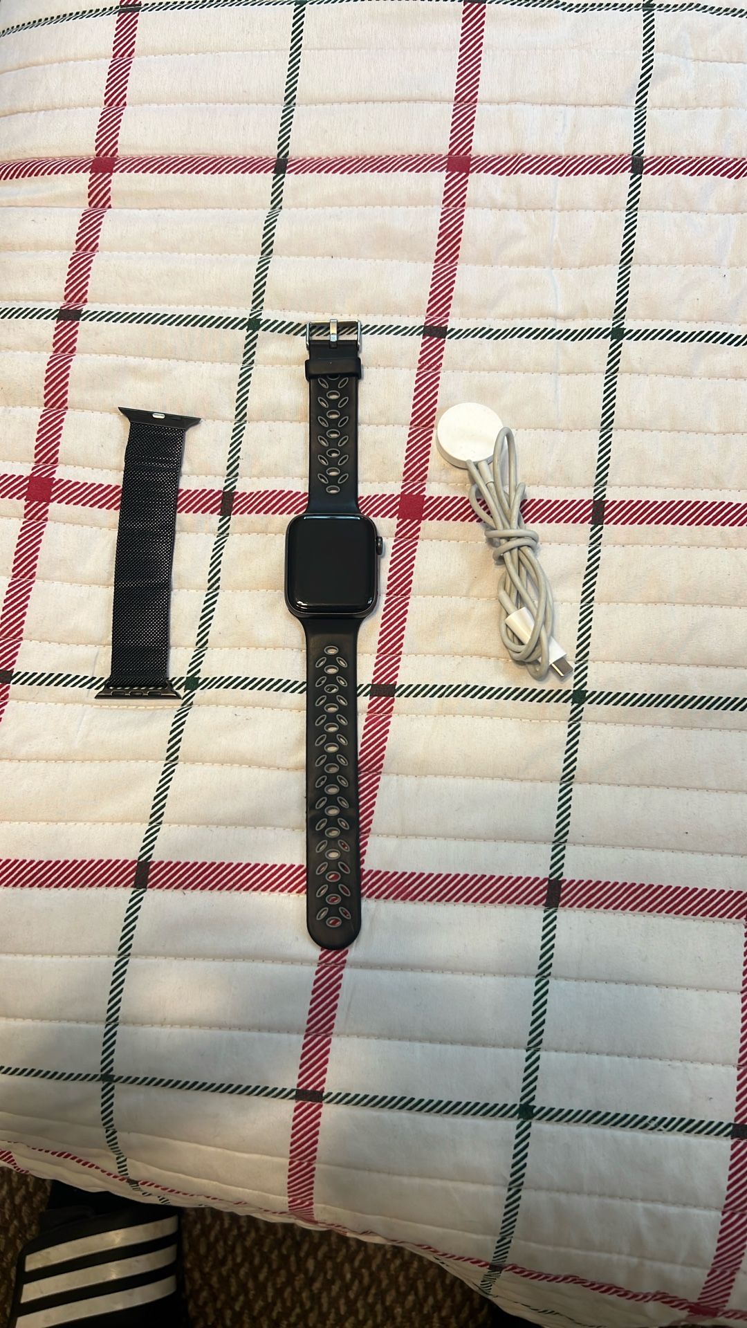 44mm Apple Watch SE