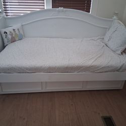 Princess Trundle bBed