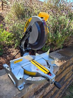 Dewalt Compound Miter Saw