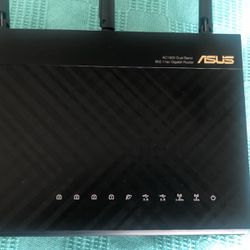 ASUS AC1900 Wi-Fi router. 