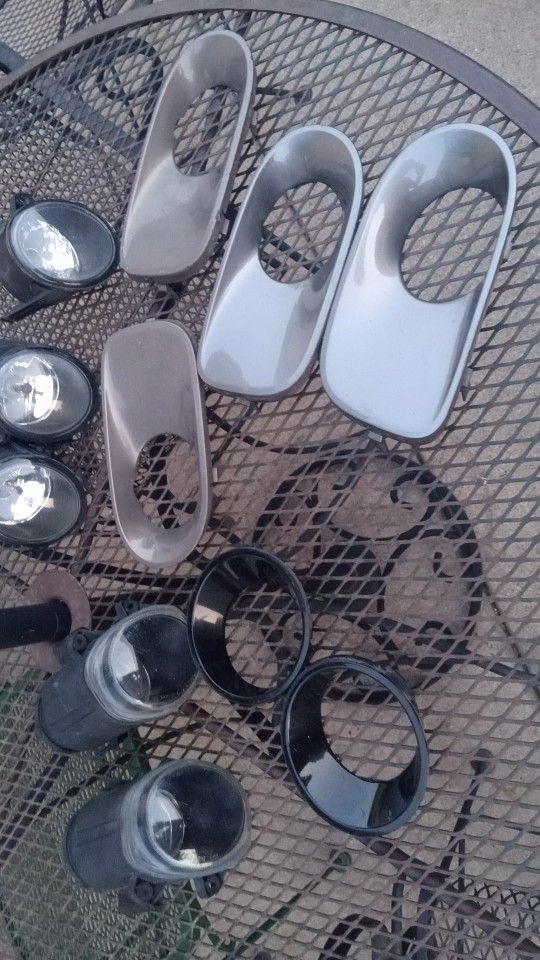 2001 2006 Fog Light And Three Sets Of Covers