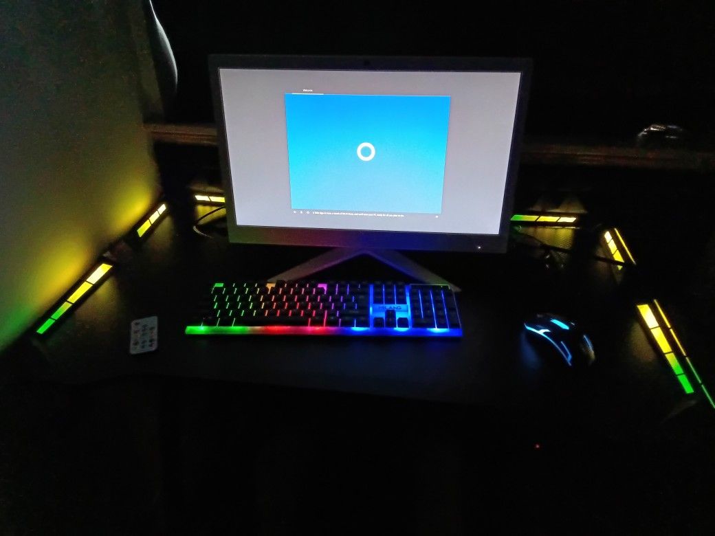 HP 21-b0024 All-in-One PC + 40" LED Gaming Desk + Mouse & Keyboard

