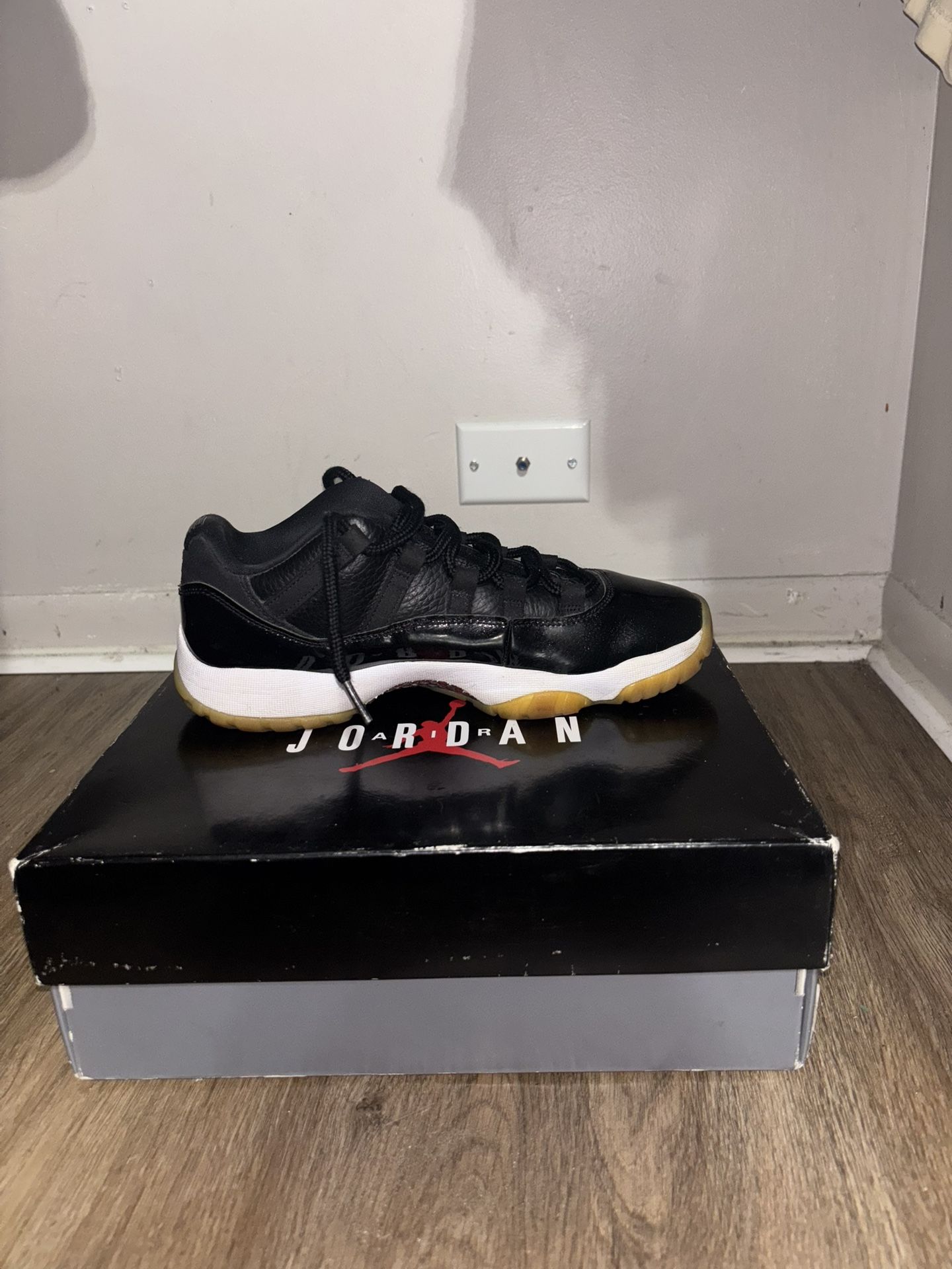 jordan 11 low