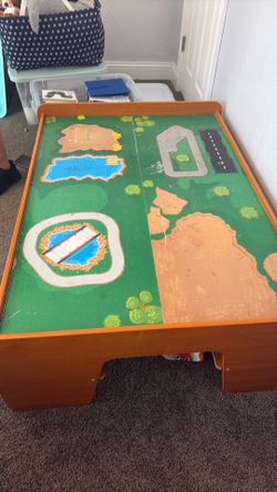 Kids play table