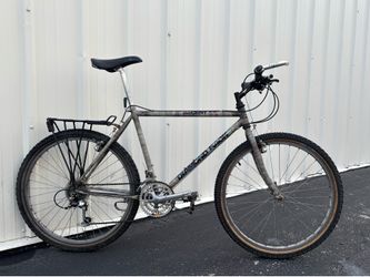 Vintage Diamondback Commuter Hybrid Bike