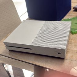 Xbox One S 