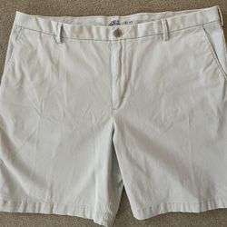 Men's Izod Saltwater Shorts - Light Taupe Color - (Size 40) - Like New! 