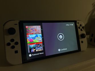 Nintendo switch OLED & 3 Controllers