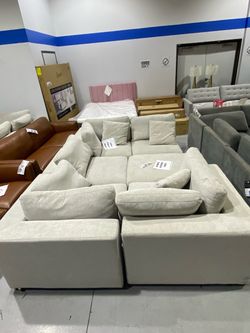 Thomasville Lowell 6-Piece Modular Sectional $1,000