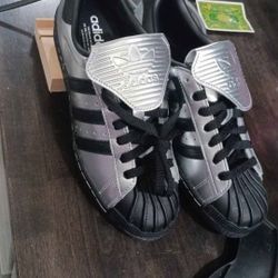 Adidas Superstars