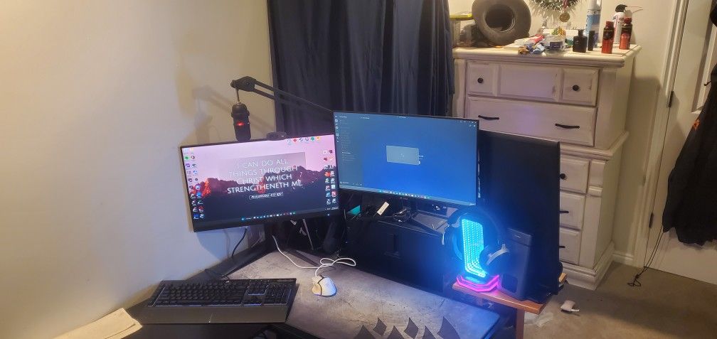 Gaming PC With All peripherials