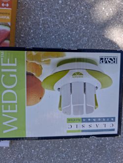 Fruit / Vegetable Wedge Slicer