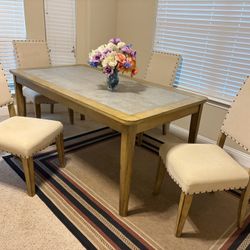 Beautiful Dining Set. Table with 4 matching chairs. Good condition, sturdy!