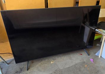 65-inch Samsung 4K UHD Smart TV (Model: UN65TU700D).