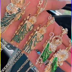 Evil Eye Jewelry And Gold Plated Necklaces Instagram : Jey.c_lopez