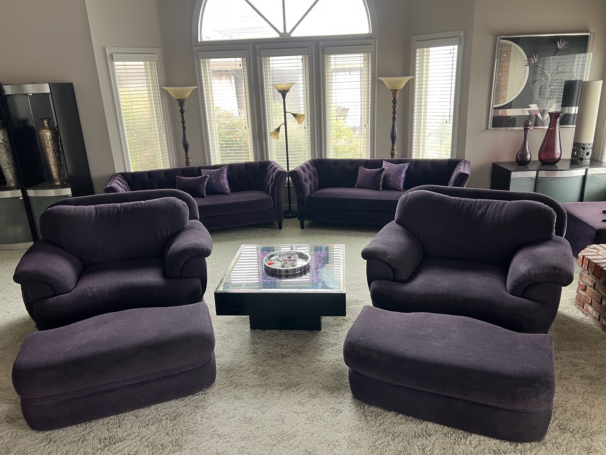 Set of two lounge chairs with ottomans