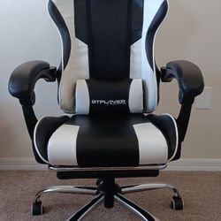 GTRACING GTWD-200 Ergonomic Gaming Chair with Adjustable Pillows and Footrest Black and White
