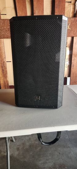 🔥 Moving Sale! EV ZLX Powered Speaker + Shure SM58 Mic – Like New 🔥