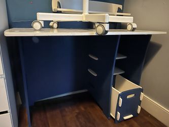 Desk With Chair