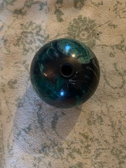 Storm Marvel 15 pound Bowling Ball Black and Teal Marbled. comes with bag.