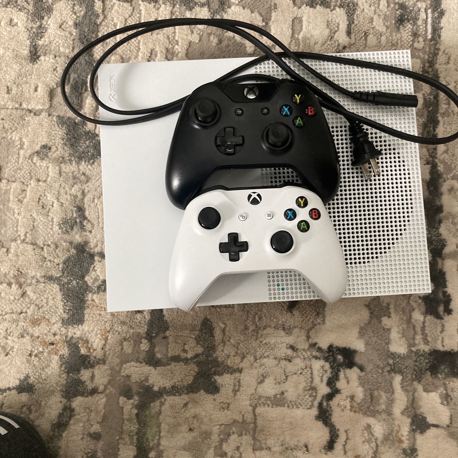 Xbox One S 500GB Bundle With Games, Controllers, & Accessories for Sale in  Renton, WA - OfferUp