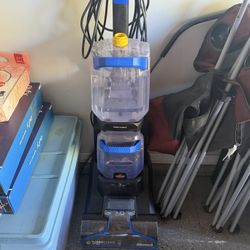Bisel Carpet Cleaner 