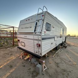 Fifth Wheel Camper