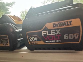 3 batteries dewalt