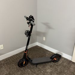 E-scooter Segway F40