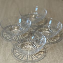 Vintage Princess House crystal piece in the Highlights (aka Royal Highlights) pattern, known for its brilliant sparkle.  • Sunburst/starburst base wit