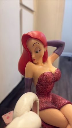 Roger rabbit 25th anniversary Statue