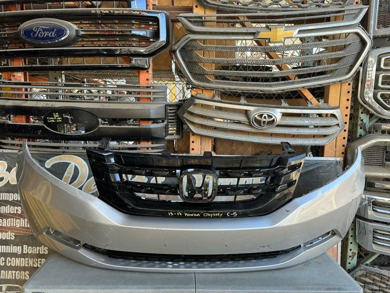 11-17 HONDA ODYSSEY FRONT BUMPER OEM