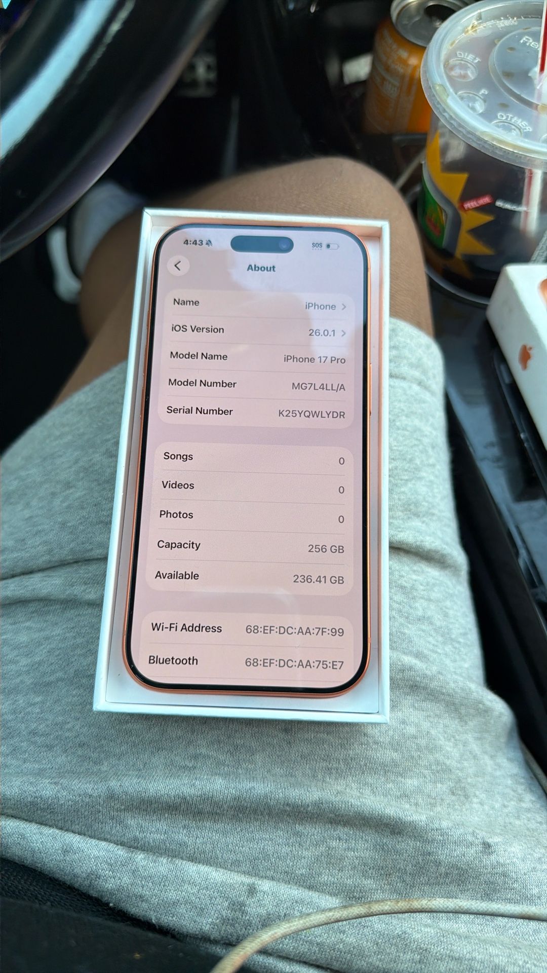 iPhone 17 Pro UNLOCKED - 256GB - Cosmic Orange