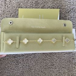 Vintage VCA yellow gold Mother-of-Pearl bracelet