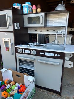 Play Kitchen