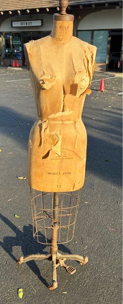 Vintage Wolf Professional Ladies Dress Form, Size 12