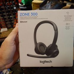 LOGITECH ZONE 300 BLUETOOTH WIRELESS HEADSET BLACK BRAND NEW SEALED