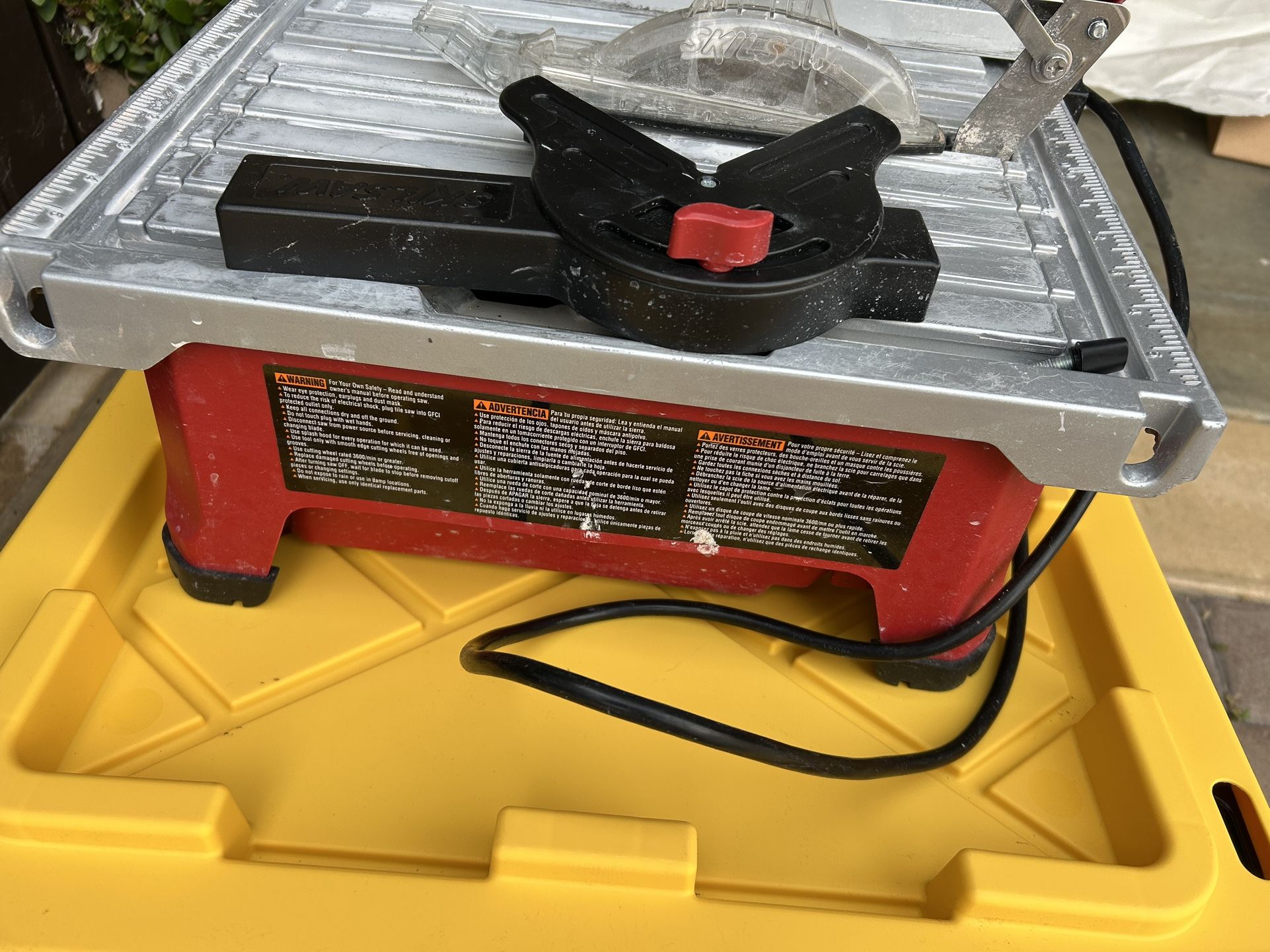 Tile Saw Skil. Table Too Style.