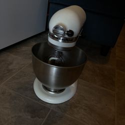 Kitchen Aid Mixer 