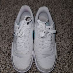 Women's 9 Nike Court Vision