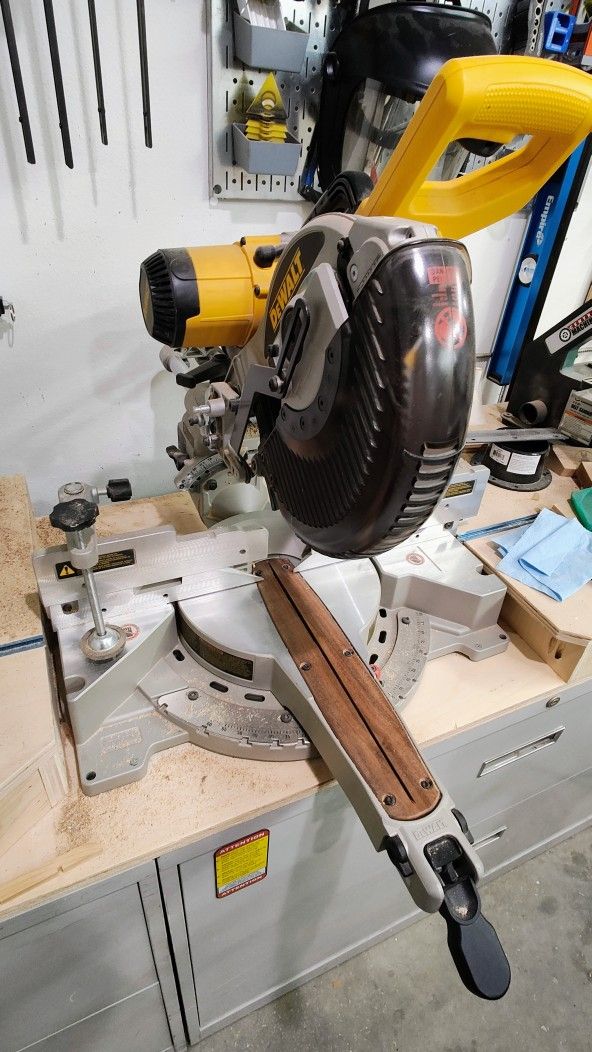 DEWALT 10 Inch Sliding Compound Miter Saw, Double Bevel...