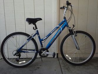 Mongoose hybrid sale bike womens