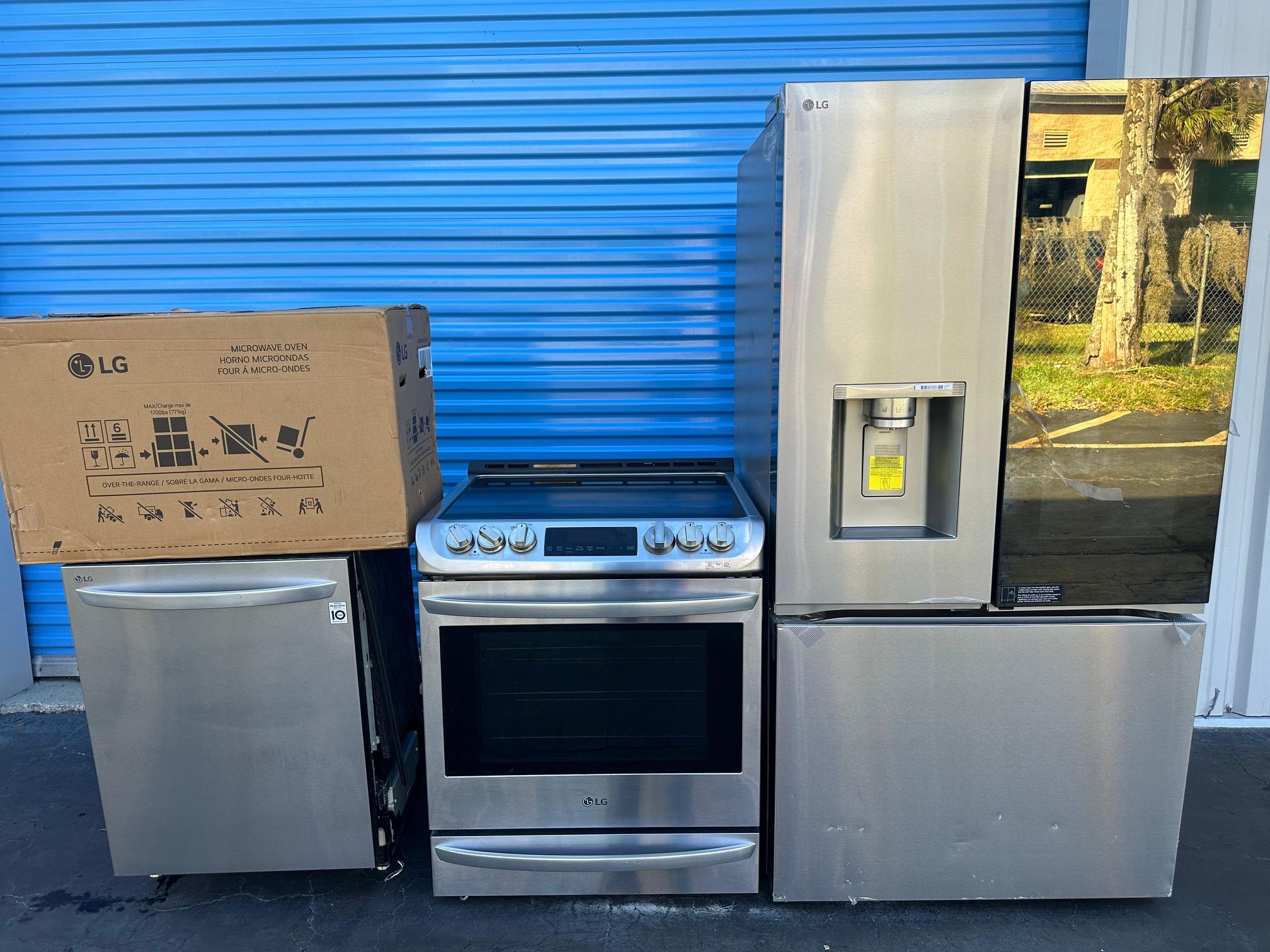 full kitchen LG set Combo refrigerator, stove, microwave, dishwasher / full kitchen acero inoxidable