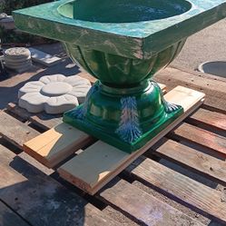 Planter With Pedestal 